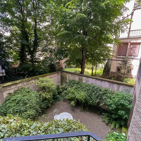 De Standing 200m² アパート